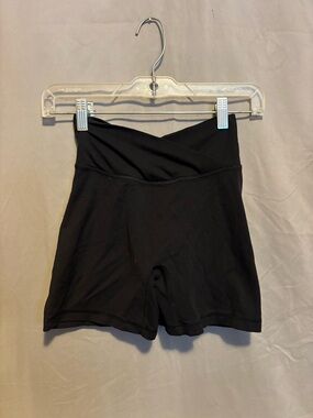 CRZ YOGA Black High-Waist V-Waistband Shorts
